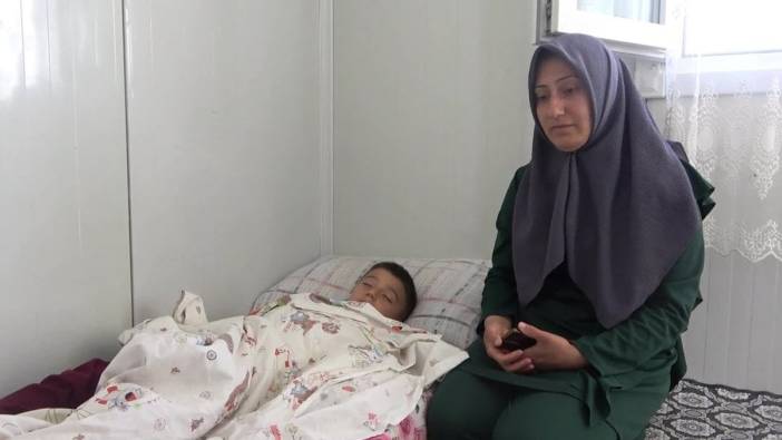 Depremzede Özbebek: 'Çocuklarımın hayali bir ev, bir oda ve bir yatak'