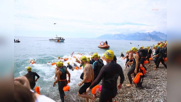 X-WATERS Antalya'da binlerce yüzücüyle gerçekleşti
