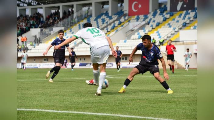 Serik Belediyespor, Erbaaspor'u 6-0 yenerek 1. Lige yükseldi