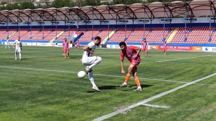 Sarıyerspor, İskenderunspor'u yenerek 1. Lig'e yükseldi