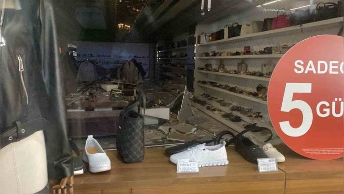 Mersin Forum AVM'de cam tavan çöktü: 2 yaralı