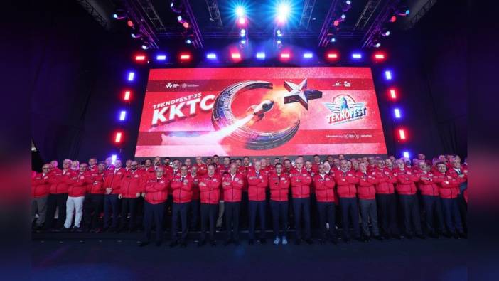 Erdoğan, TEKNOFEST KKTC Birincilerine Ödüllerini Verdi