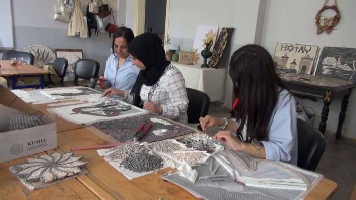Hatay'da ev kadınları mozaik sanatıyla buluştu