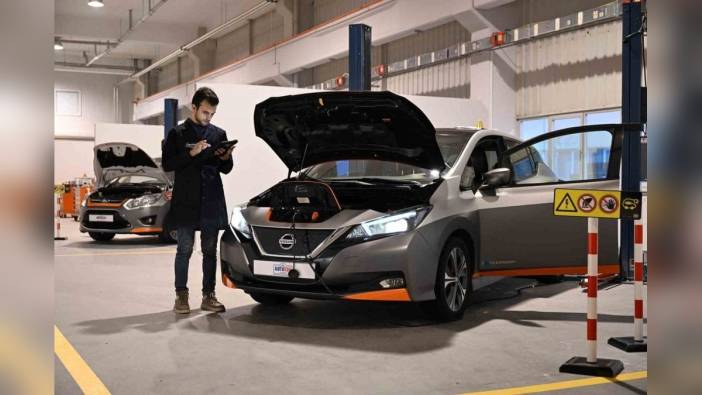 BTSO MESYEB, elektrikli ve hibrit araç teknolojilerinde mesleki yeterlilik belgesi vermeye başladı