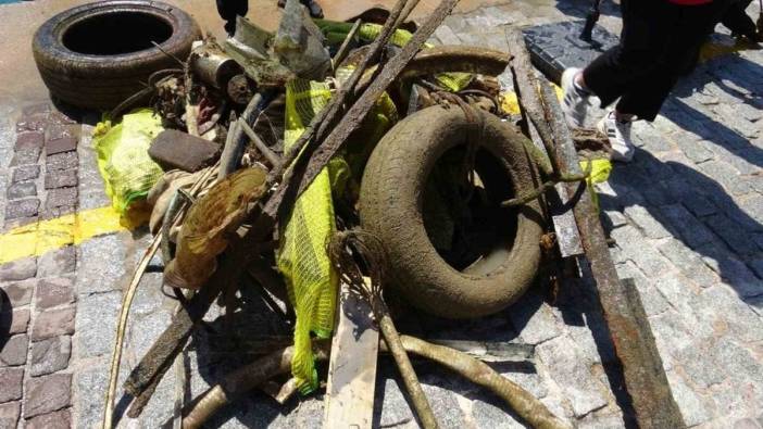 Antalya'da deniz dibi temizliği: 35 dalgıç tonlarca atık çıkardı