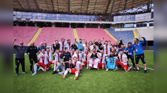 Eskişehirspor, Mezitli FK'yı yenerek 3. Lig'e yükseldi