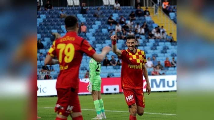 Adana Demirspor-Göztepe maçında ilk 15 dakika Göztepe'nin üstünlüğü