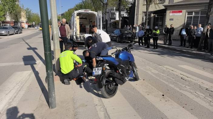 İnegöl'de motosiklet otomobile çarptı: 2 yaralı