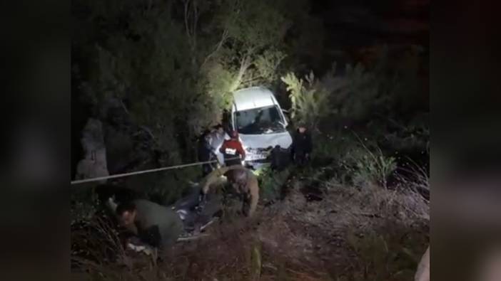 Hakkari'de Zap Suyu'na Uçan Ticari Araç Kazası: 1 Yaralı