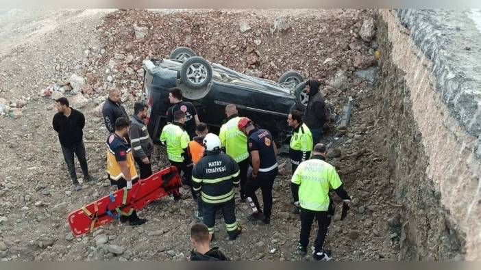 Hatay'da Hafif Ticari Araç Takla Attı, Sürücü Yaralandı