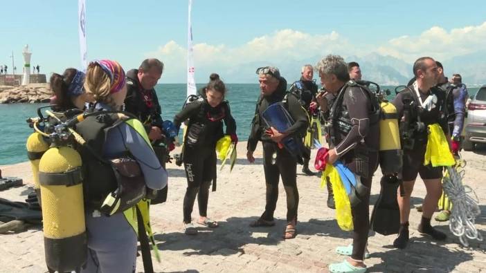Antalya'da Deniz Temizliği Etkinliği: 1 Tona Yakın Atık Çıkarıldı
