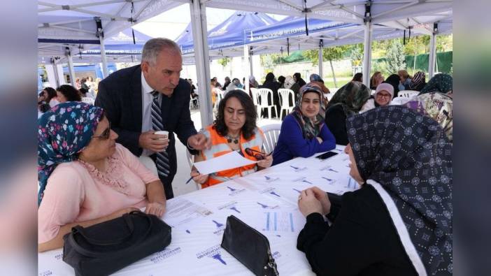İzmir Büyükşehir Belediyesi'nden Kadınlara 'Sıcak Çaylar, Güçlü Bağlar' Buluşmaları