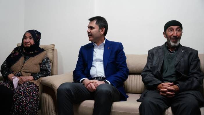 Bakan Kurum, Malatya'da Yeni Evlerine Taşınan Aileyi Ziyaret Etti