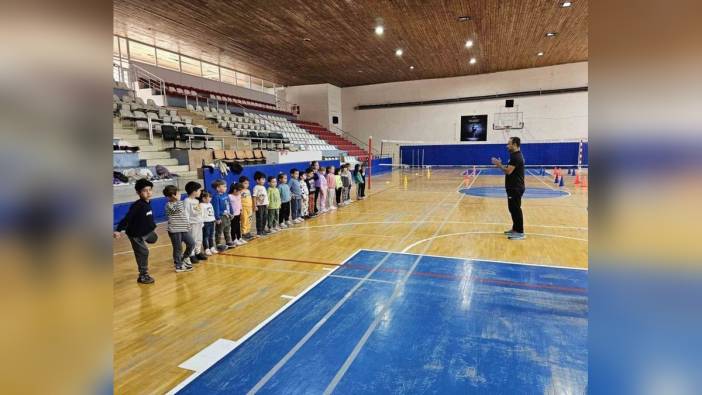 Bilecik Anaokulu Öğrencileri Voleybolla Tanıştı