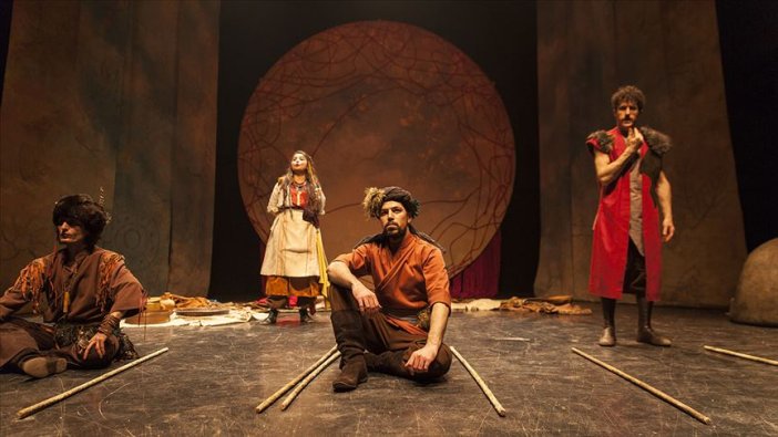 Yerli yazarlar 20 bin tiyatrosevere ulaştı