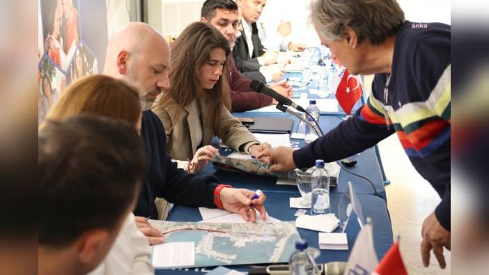 Çeşme Belediye Başkanı Denizli, Alaçatı'da Vatandaşlarla Buluştu