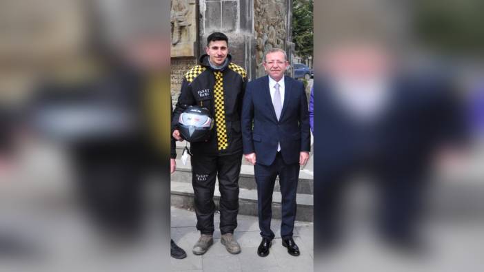 Vali Polat, Kurallara Uyan Kuryelere Kask Hediye Etti