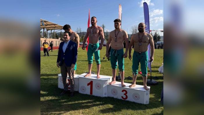 Sakarya Güreşçileri Bilecik'te Madalya Kazandı