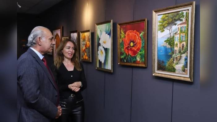 Bandırma'da 'Hayatın Renkleri' Resim Sergisi Açıldı