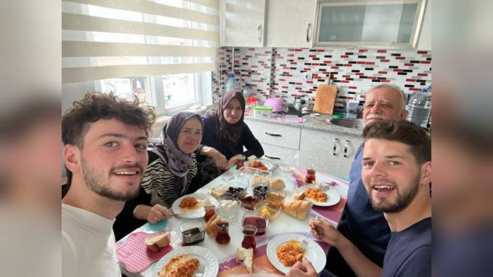 Bolu'da Depremzedelere Yardım İçin Gelen 2 Fransız Genci, Yerli Bir Vatandaş Tarafından Ağırlandı