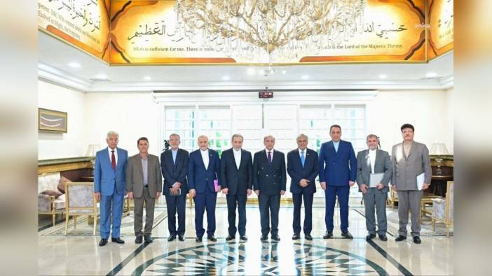 Arakçi-Şerif Görüşmesi: Keşmir Saldırısı ve Bölgesel Gerilimler Masada