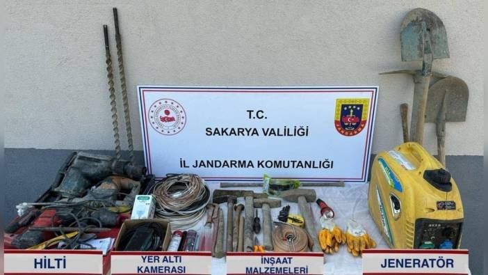 Akyazı'da kaçak kazı yapan 3 kişi yakalandı