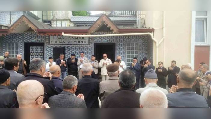 Hisarcık'tan 16 hacı adayı kutsal topraklara uğurlandı