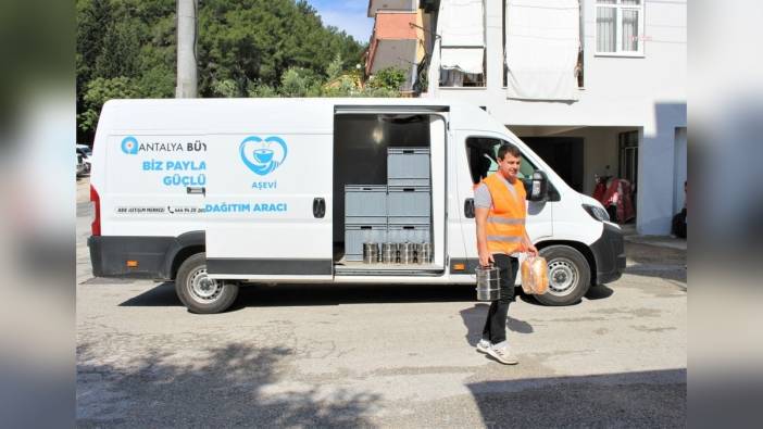 Manavgat Aşevi 225 haneye günlük 675 porsiyon yemek ulaştırıyor
