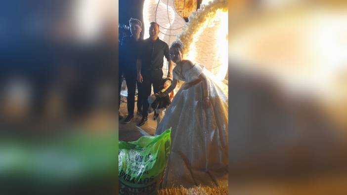 Bayramiç'te düğünde takı yerine at ve buzağı hediye edildi
