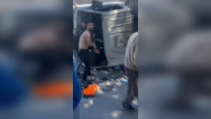 Küçükçekmece'de kamyonet devrildi, 2 yaralı