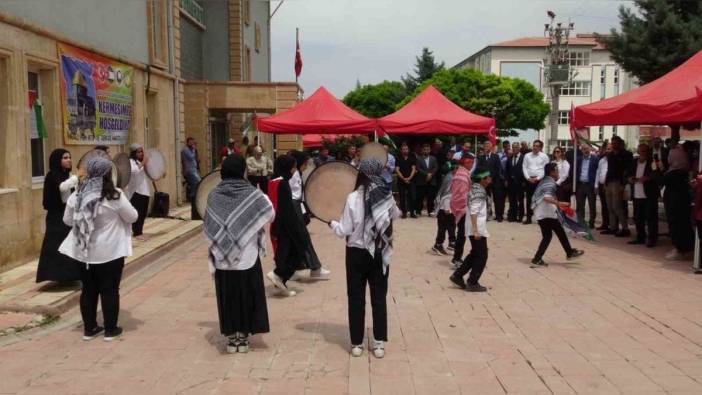 Batman'da Filistinliler için hayır çarşısı büyük ilgi gördü