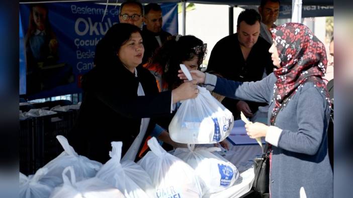 Kuşadası Belediyesi, çocuklara süt ve beslenme desteğini sürdürüyor