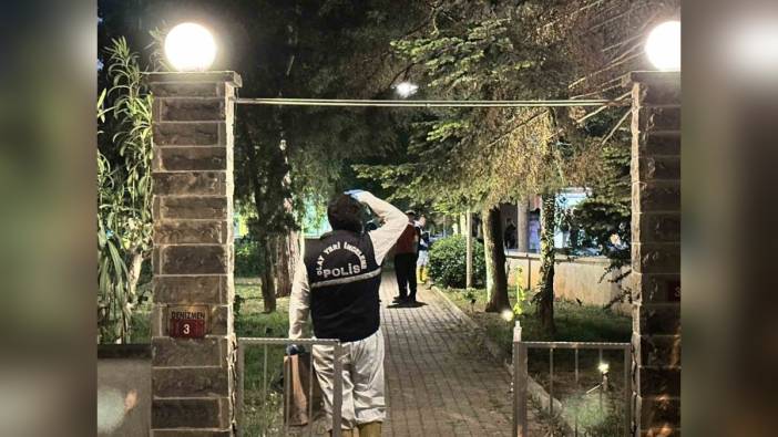 Kadıköy'de yangın: 1 ölü