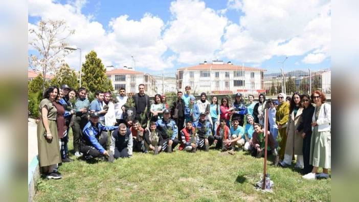 Erzincan'da özel çocuklar için fidan dikim etkinliği düzenlendi