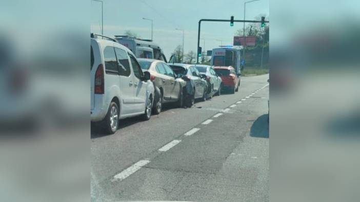 Bulancak'ta zincirleme kaza: 2 yaralı, yol trafiğe kapandı
