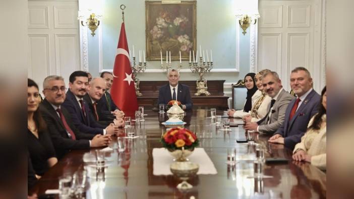 Bolat, Londra'da MÜSİAD üyeleri ve Türk vatandaşlarıyla buluştu