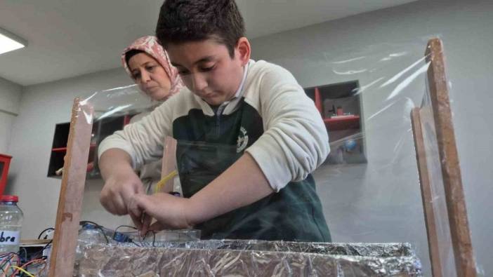 Düzce'de 11 yaşındaki Muhammet Zahid Sert, TÜBİTAK'ta bölge birincisi oldu