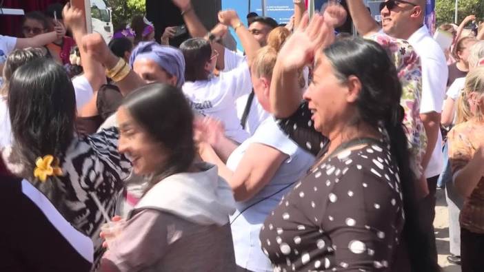 İzmir'de Hıdırellez şenlikleri Kültürpark'ta devam etti