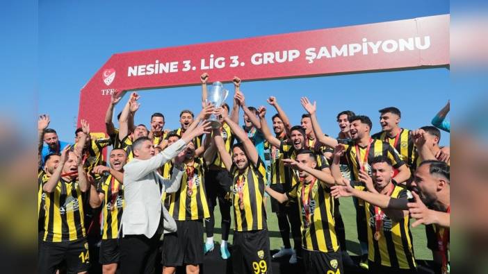 Aliağa Futbol, namağlup şampiyon oldu