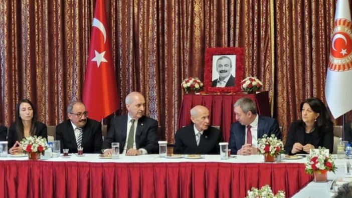 Devlet Bahçeli 99 gün sonra geri döndü! Sırrı Süreyya Önder’in fotoğrafına dokundu