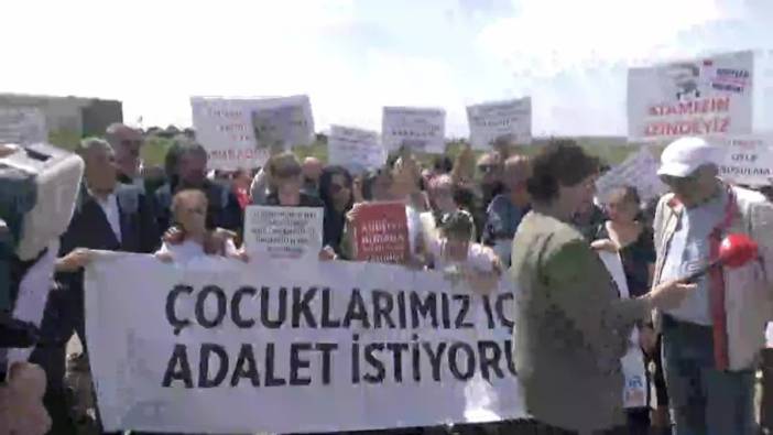 Silivri Cezaevi önünde ailelerden açıklama: 'Çocuklarımız için adalet istiyoruz'