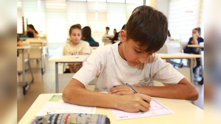 Efes Selçuk Belediyesi'nden LGS öğrencilerine destek sınavı
