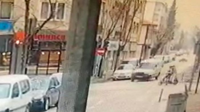 Bisiklet sürücüsü son anda kurtuldu