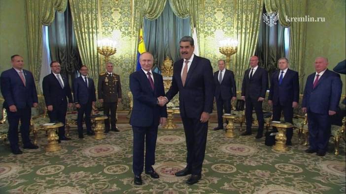 Putin, Maduro ile Kremlin'de görüştü