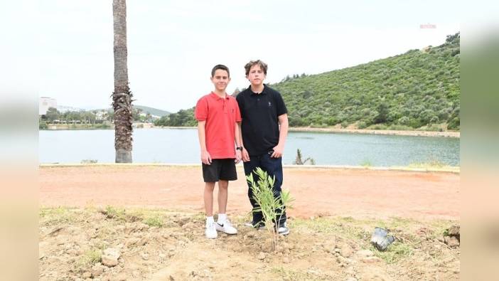 Marl'dan gelen öğrenciler Kuşadası'nda fidan dikti