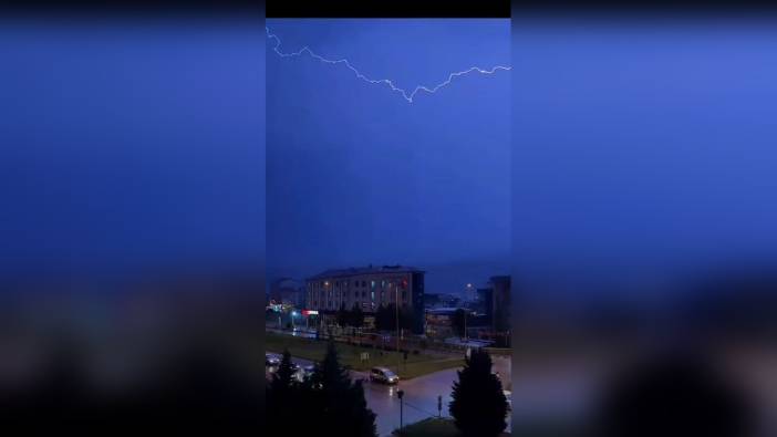 Karabük'te gök gürültülü sağanak yağış ve şimşekler