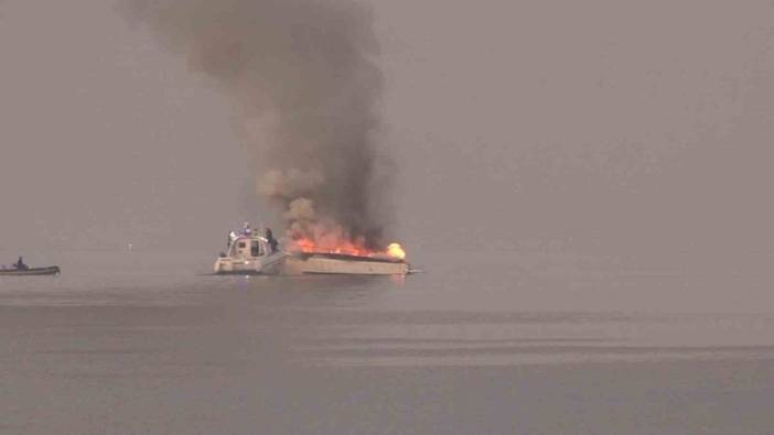 Tuzla'da marinada yangın: 4 tekne hasar gördü