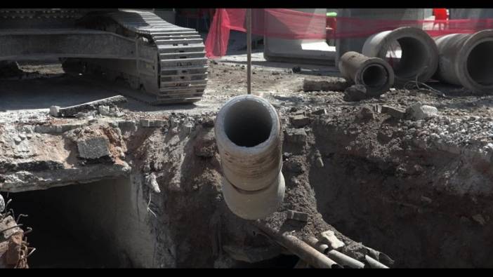 İzmir Büyükşehir Belediyesi, Bayraklı'da altyapı çalışmalarını sürdürüyor