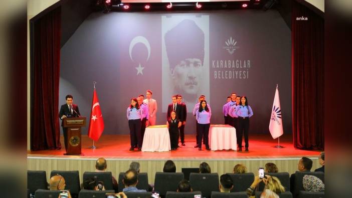 Karabağlar Belediyesi'nde 16 yeni memur yemin etti