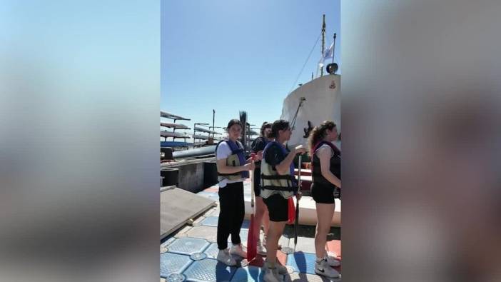 Tuzla'da öğrenciler denizle buluşuyor
